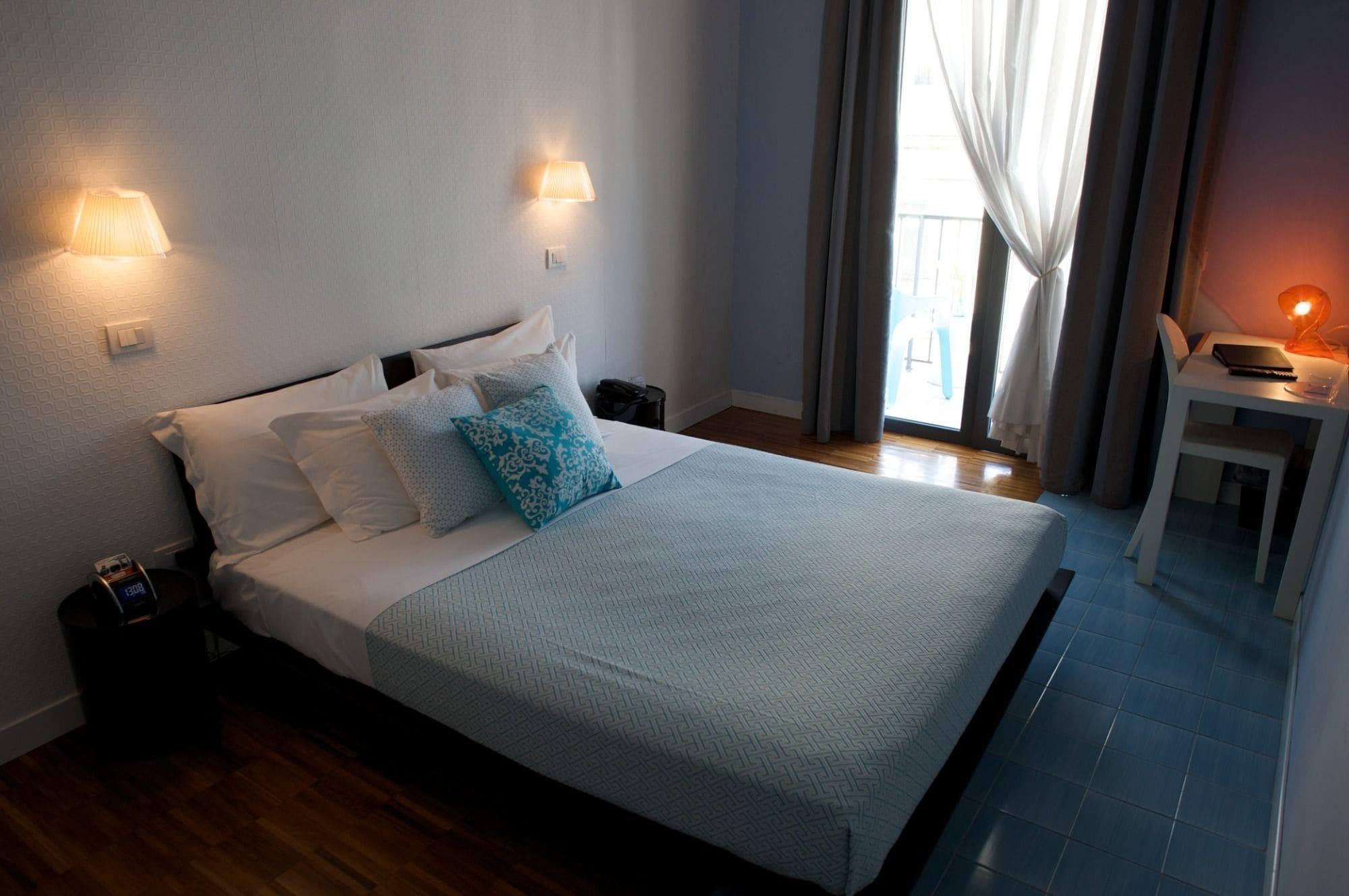 ナポリ B ＆ B アッティコ パルテノペオ Bed & Breakfast エクステリア 写真